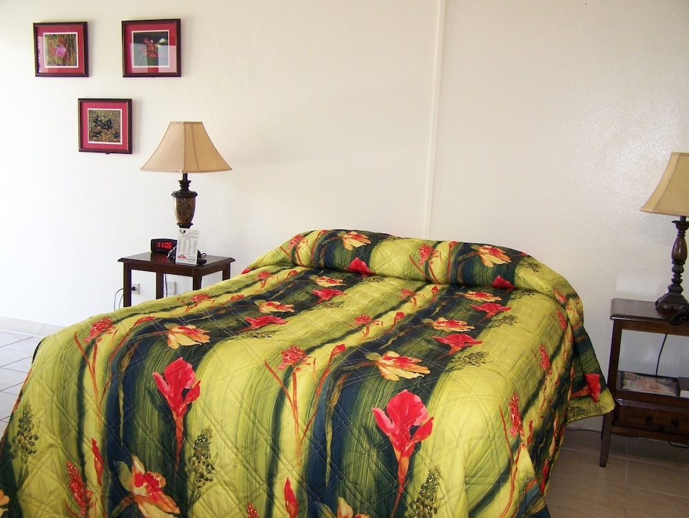 Rock Reef Resort 37/77