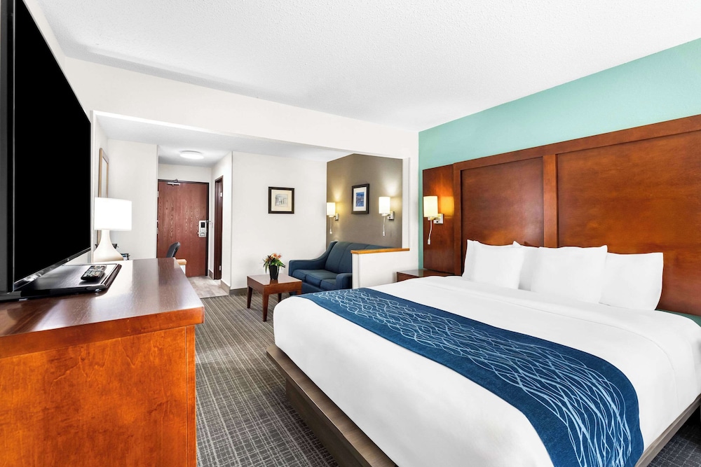 Upgrade, Business, Suite, King Bed, Sofa