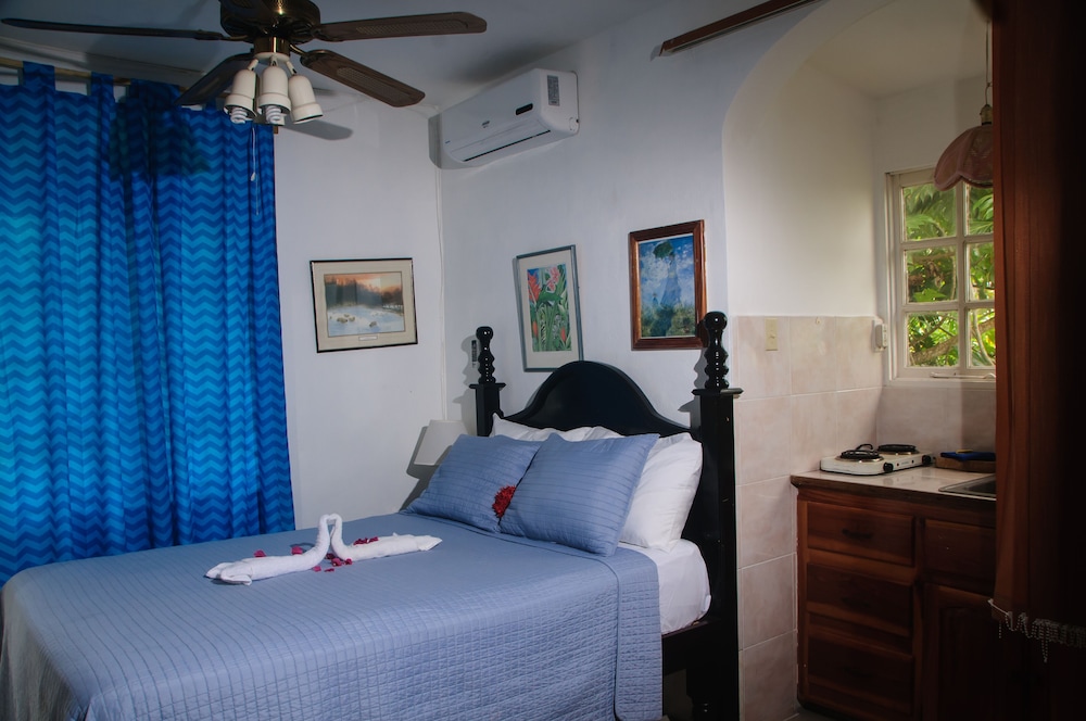 Firefly Beach Cottages and Suites 32/78