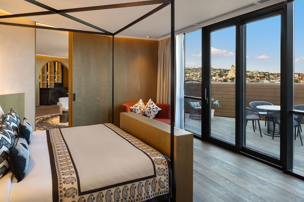 Paragraph Freedom Square, a Luxury Collection Hotel, Tbilisi 16/50