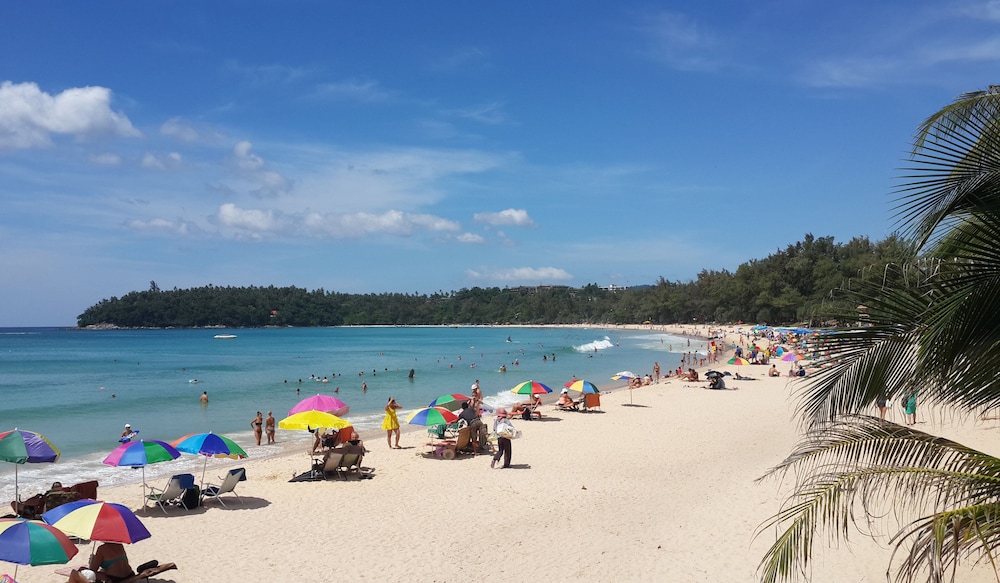 Kata Beachwalk Hotel And Bungalows 71/74