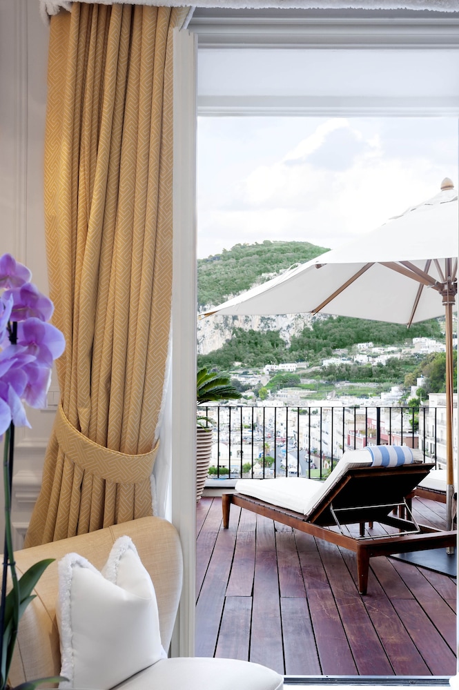 Jk Place Capri 19/50