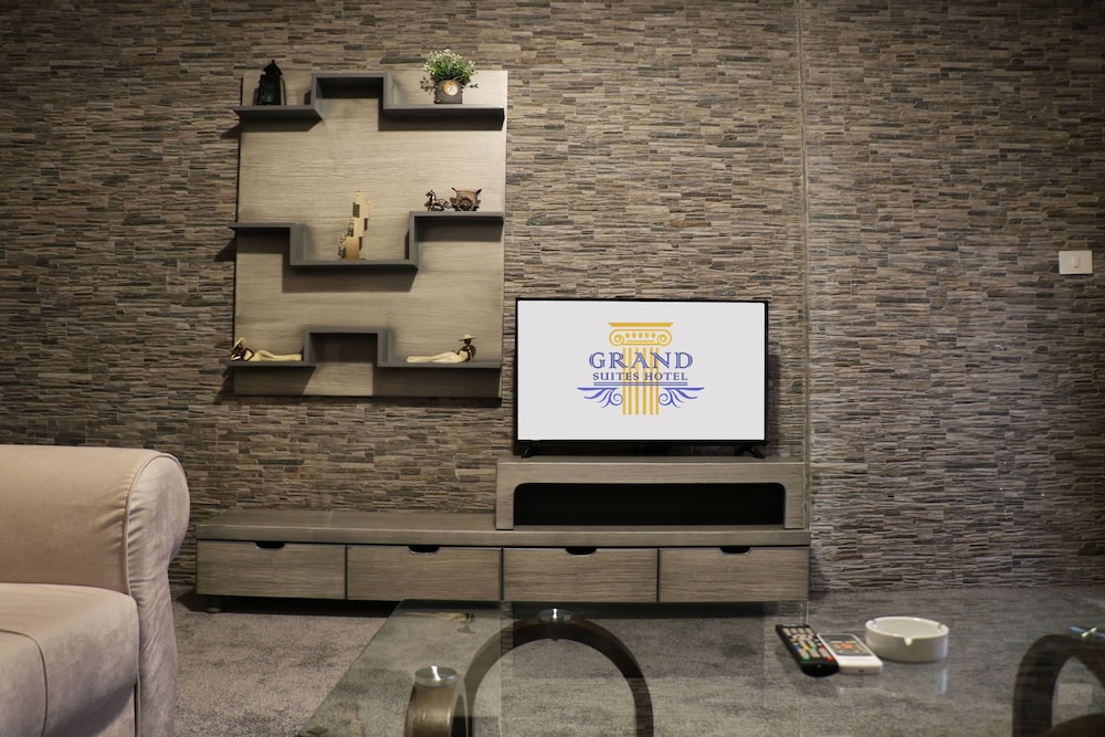 Grand Suites Hotel 58/66