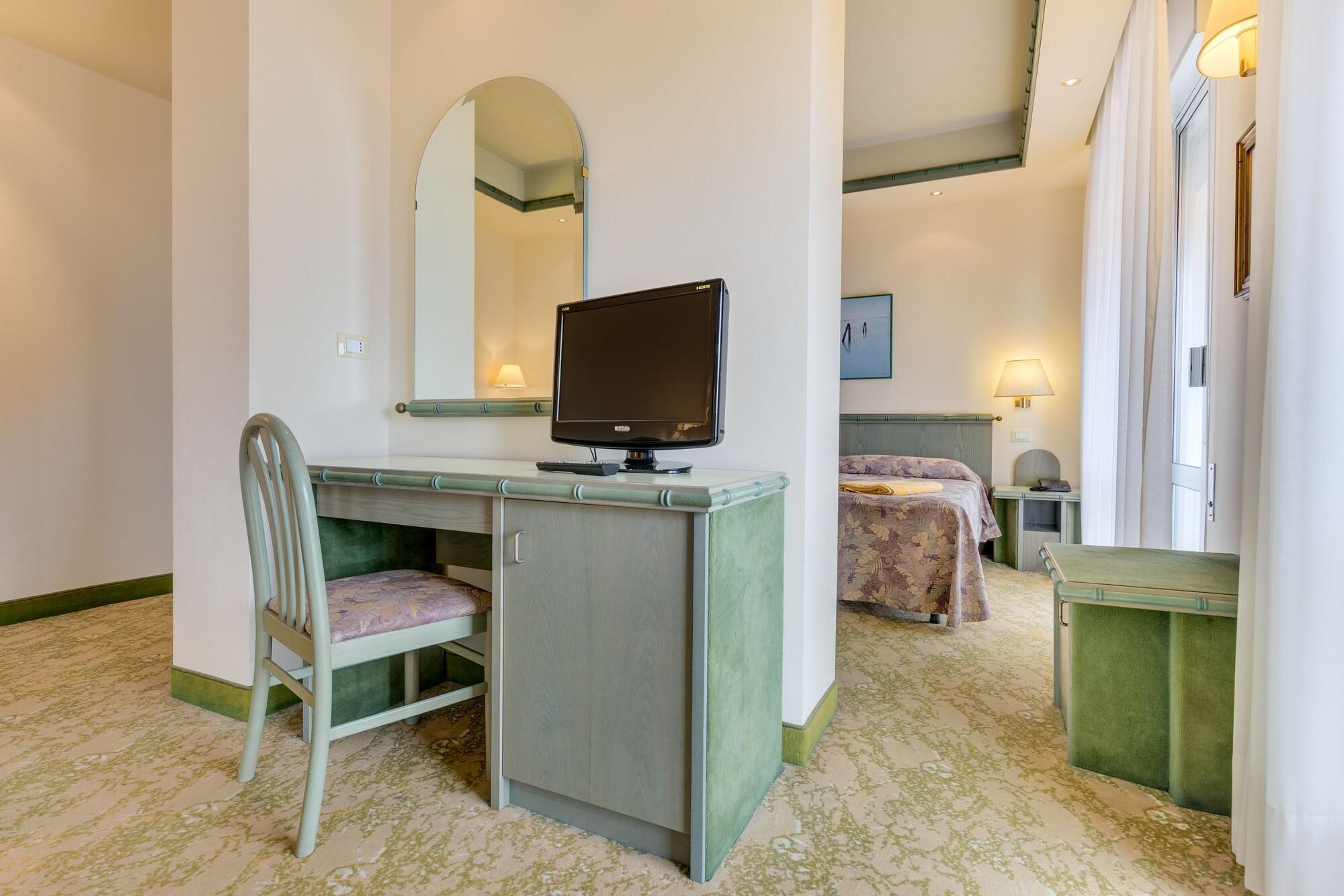 Hotel Montecarlo 22/27