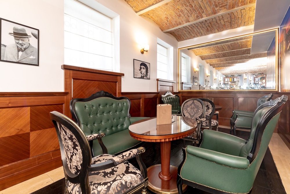 Le Premier Boutique Hotel 48/66