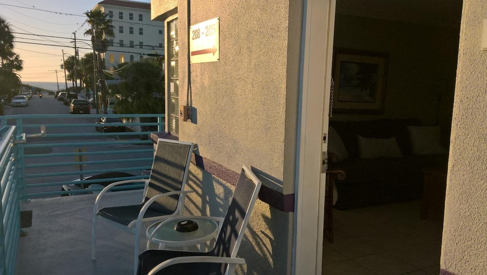 Royal North Beach All Suites 46/57
