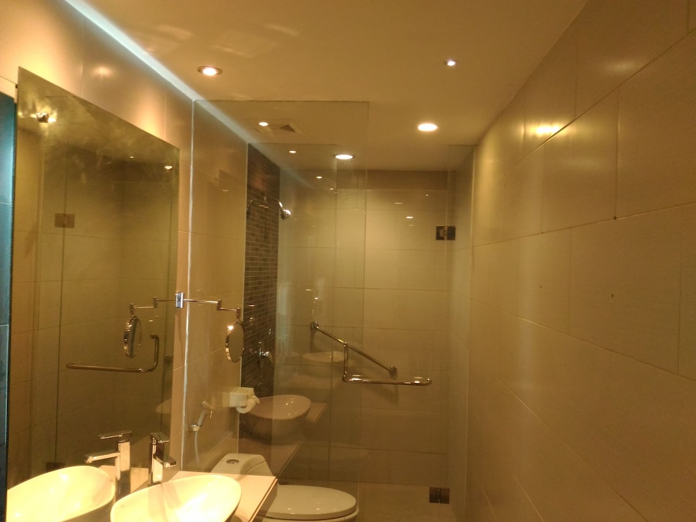 Hotel Kharisma 49/53