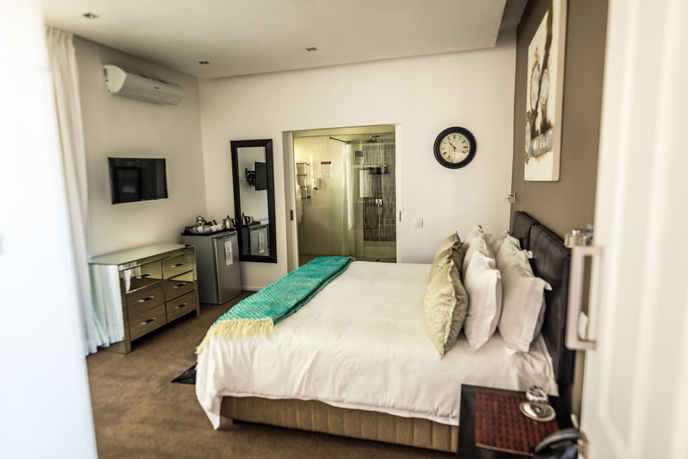 Point B Guest House 35/75