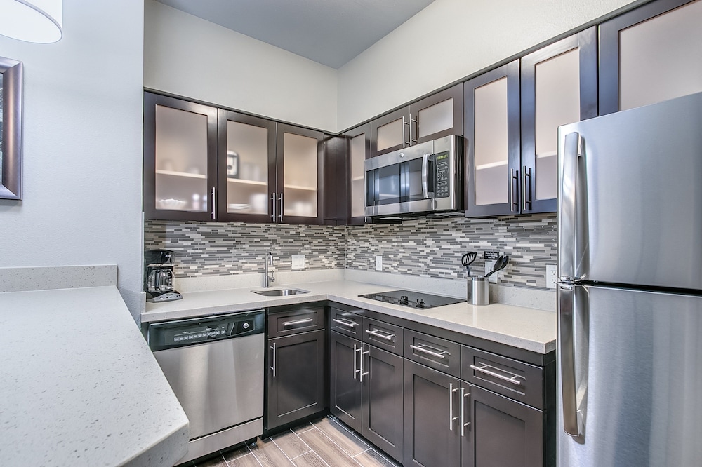 STAYBRIDGE SUITES LUBBOCK SOUTH 48/61