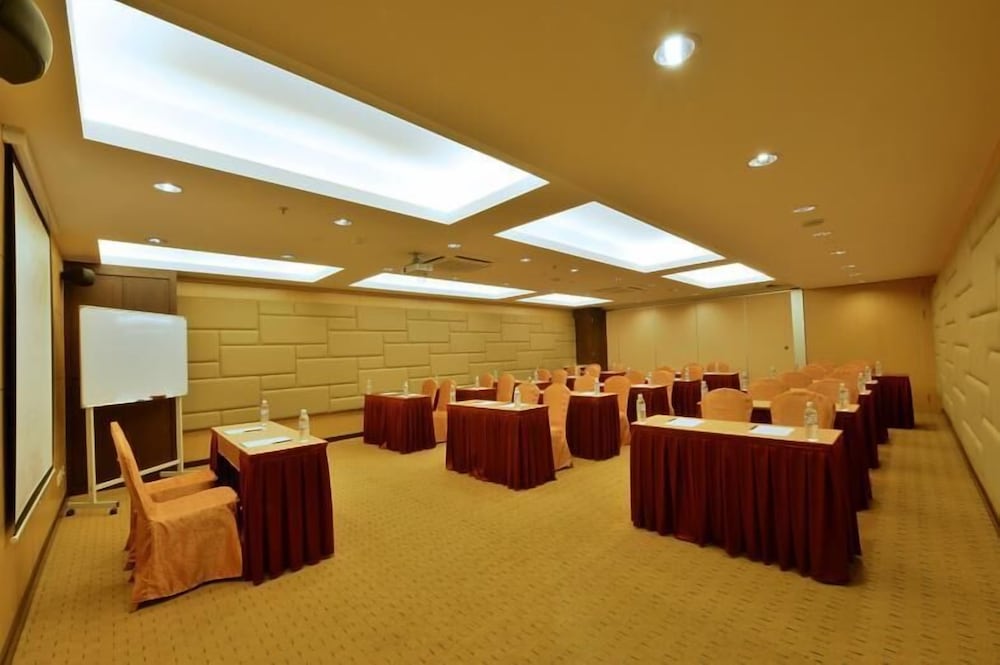 Lintas View Hotel 19/21
