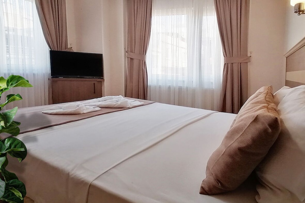 Sembol Hotel 13/46