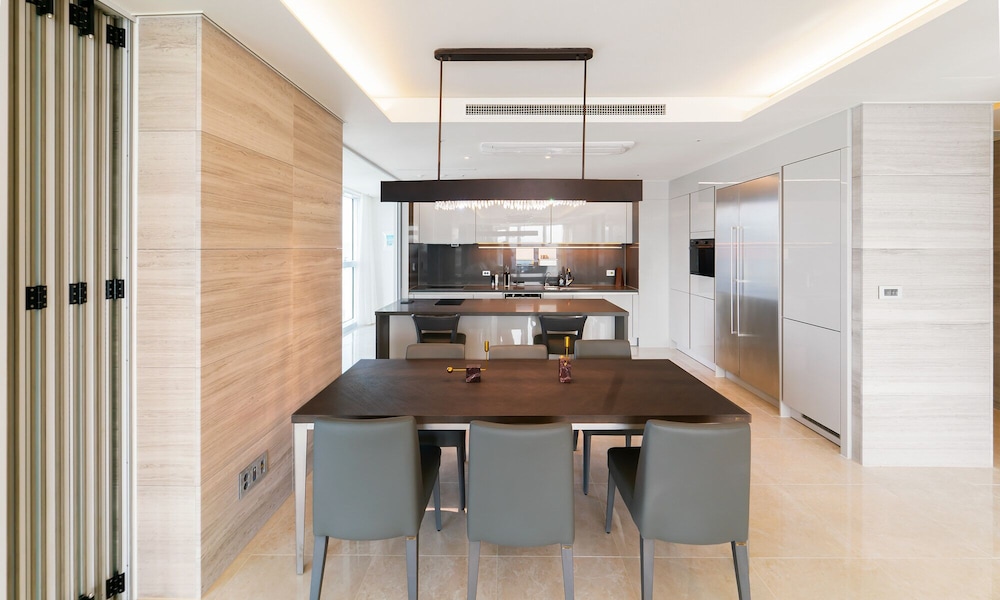NEWCZ LCT RESIDENCE 26/48