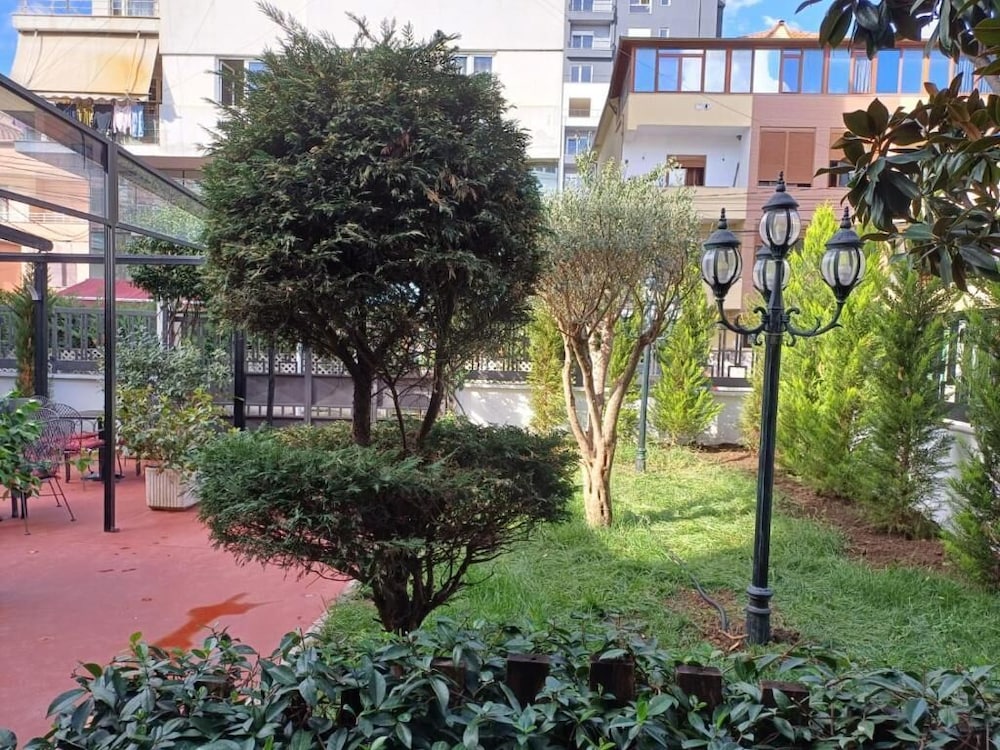 Oxygen Boutique Hotel Tirana 45/55