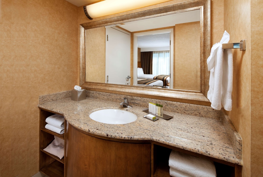 DoubleTree Suites by Hilton Hotel Anaheim Resort - Convention Center 15/56