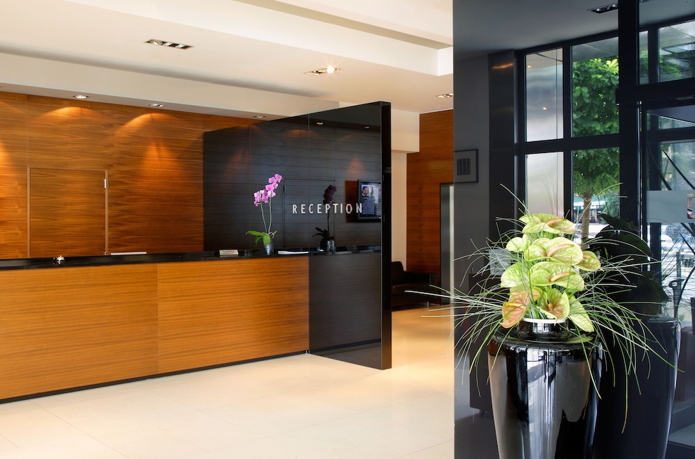 Atrium Hotel 23/78