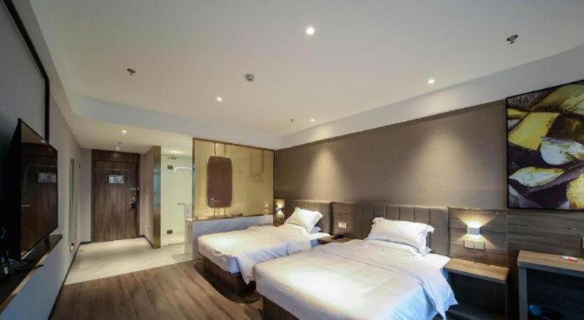 7 days premium hotel(Chongqing T3 terminal store) 28/55