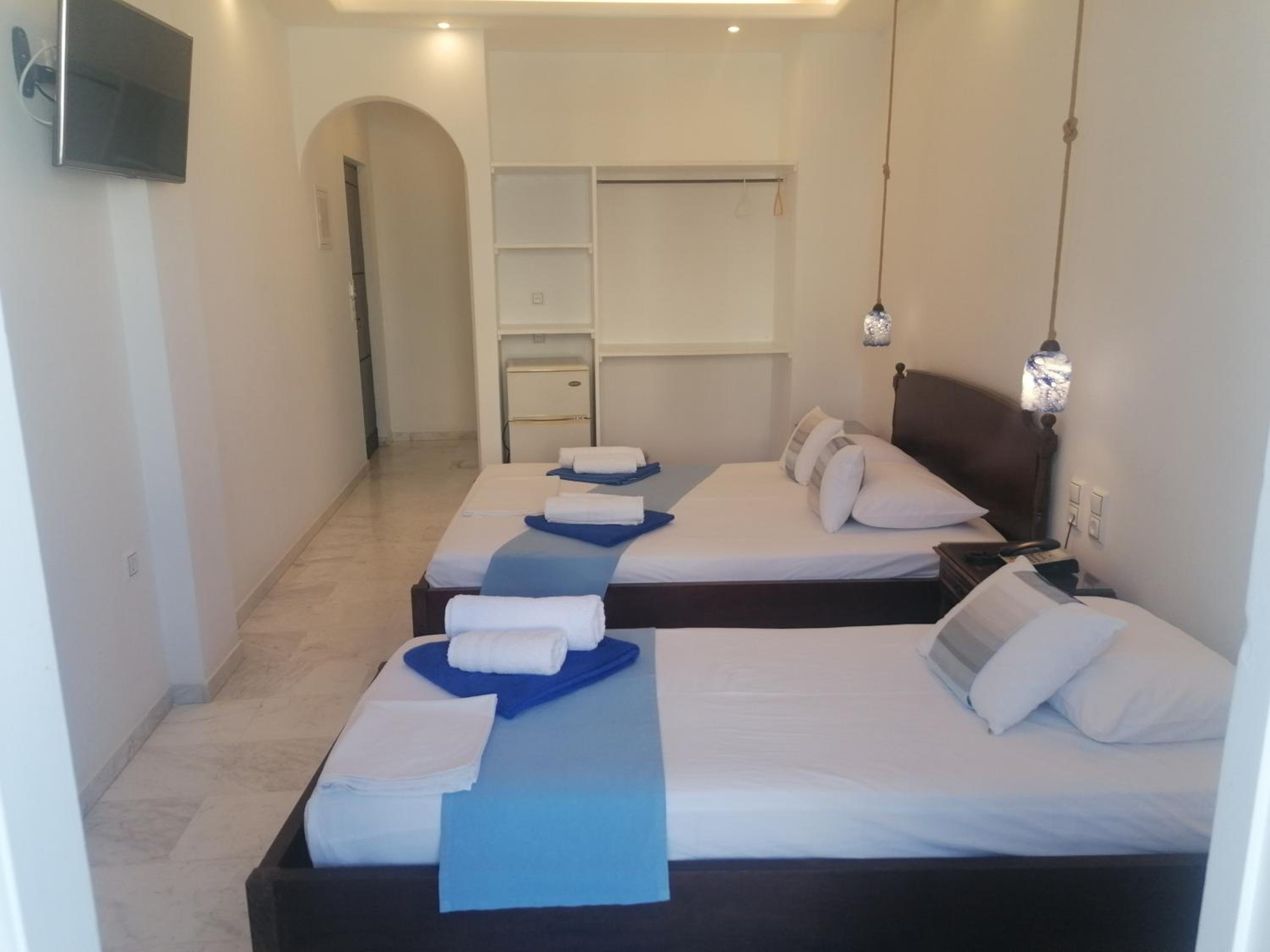ROOM, TRIPLE, SEA VIEW