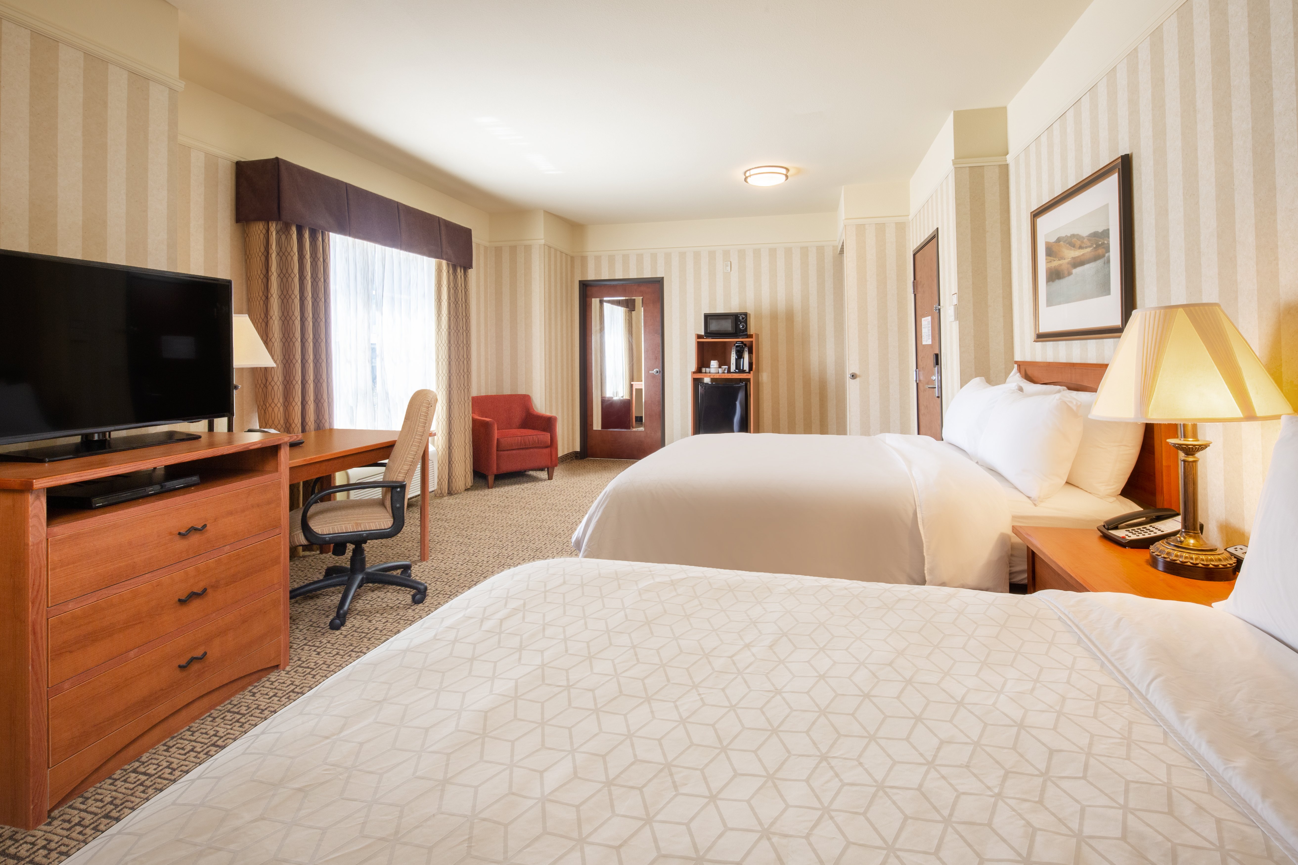Holiday Inn Express Hotel Suites Astoria 35/69