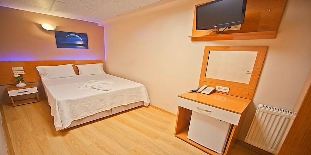 Avcilar Dedem Hotel 2 8/19