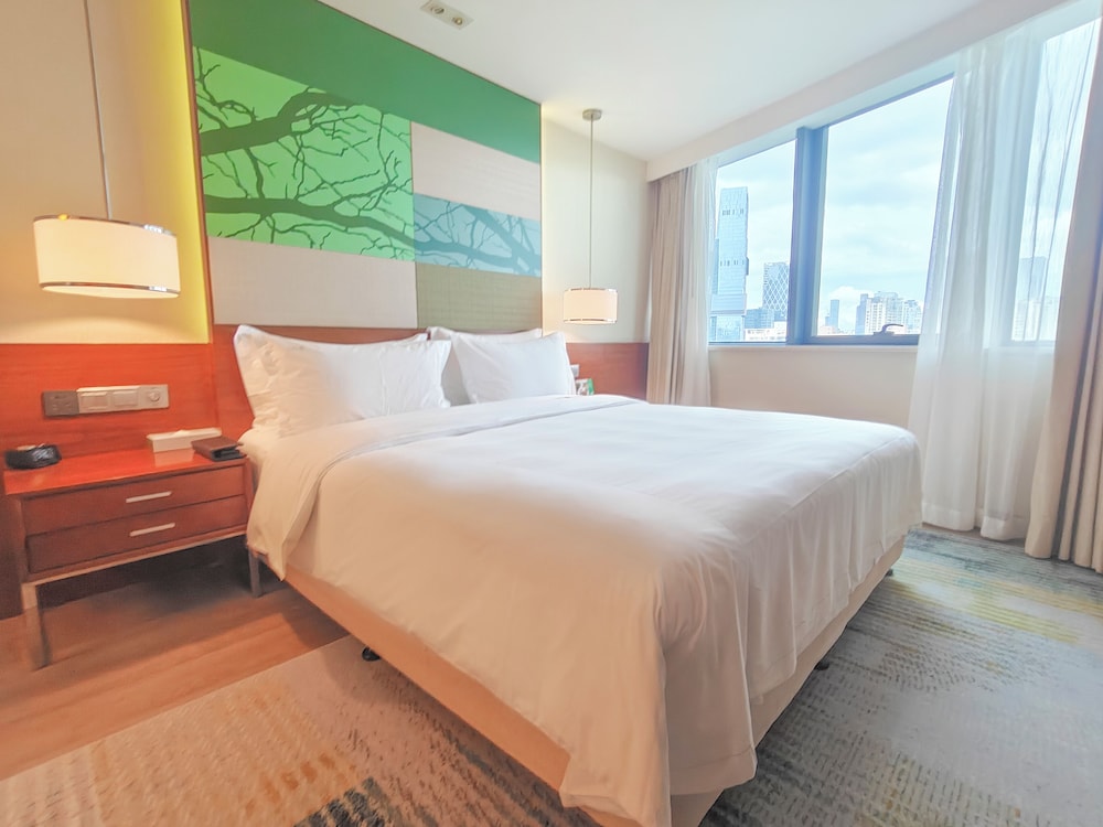 Holiday Inn Donghua 12/49