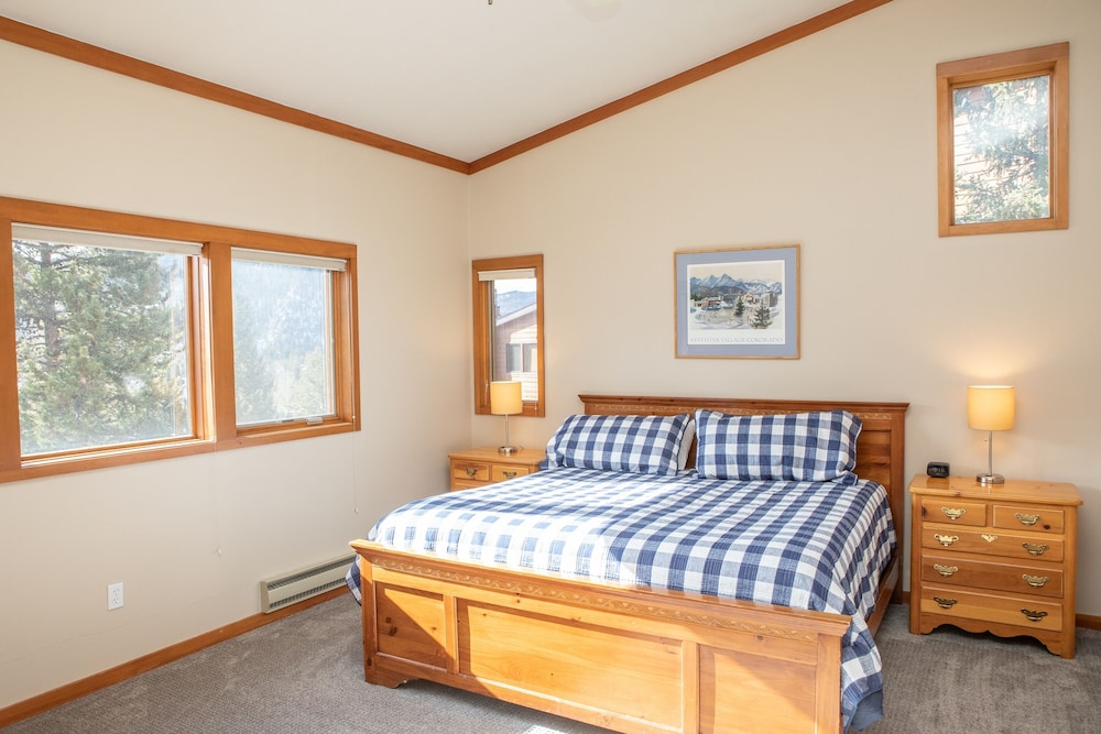 Tennis Townhome 2 Bed 2 5 Bath 4/50