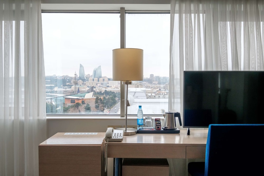 Radisson hotel Baku 69/80