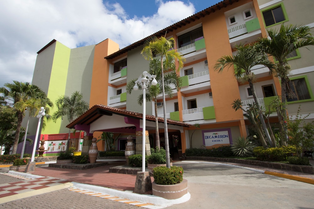 Decameron Los Cocos Guayabitos Ramada All Inclusive Resort 1/49