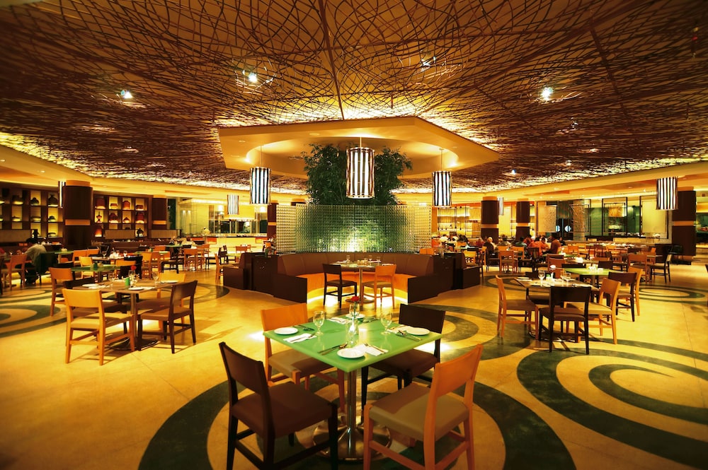 Resorts World Genting - Highlands Hotel (Formerly known as Resort Hotel) 24/34