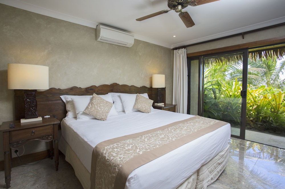3 BEDROOMS, ULTIMATE, VILLA, TWIN BEDS, 2 KING BEDS, BEACH FRONT