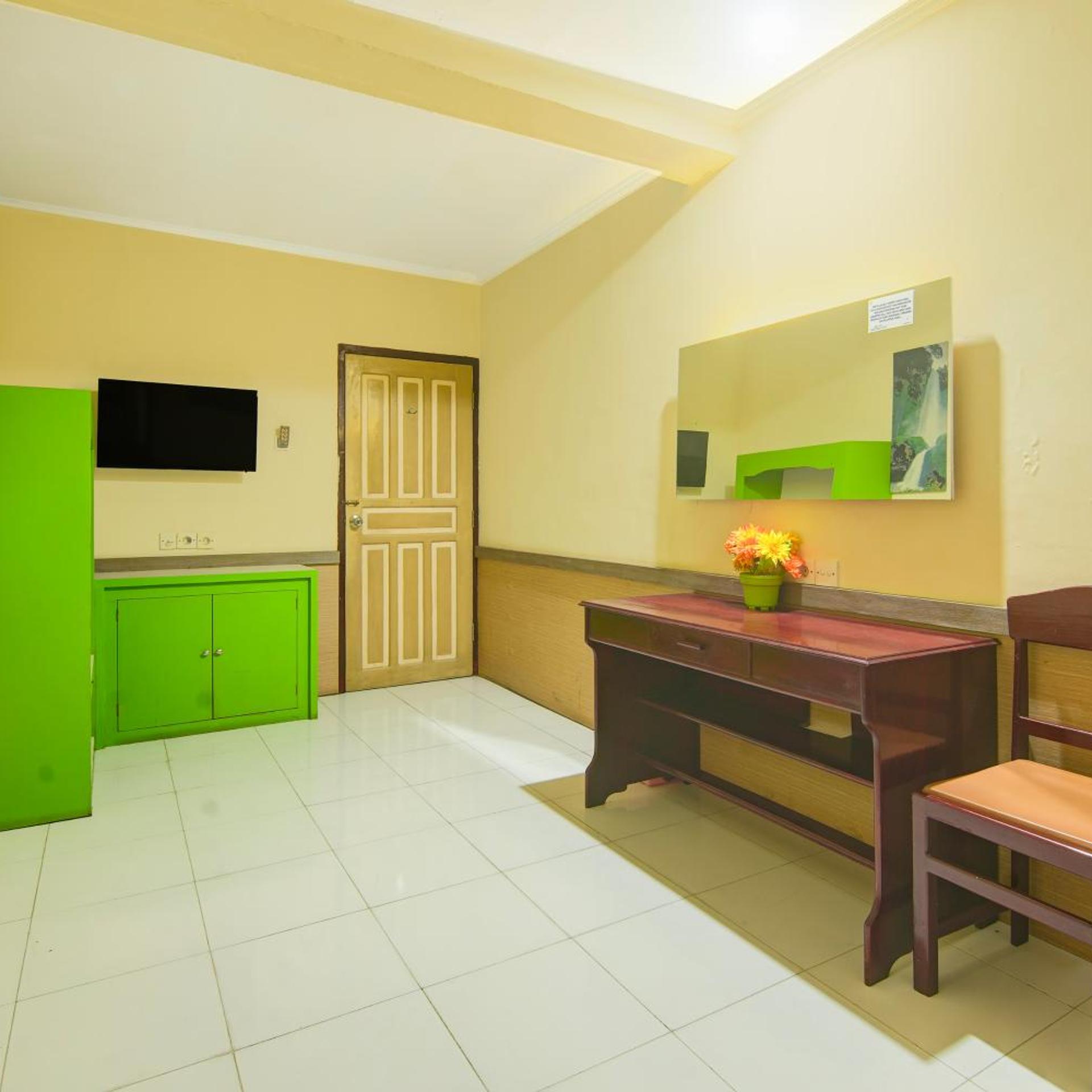 Hotel O Makassar near Pantai Losari formerly Hotel Tiara Sari 38/54