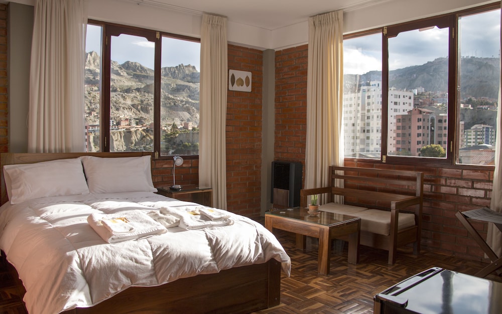 Qhini Hotel Boutique 39/59