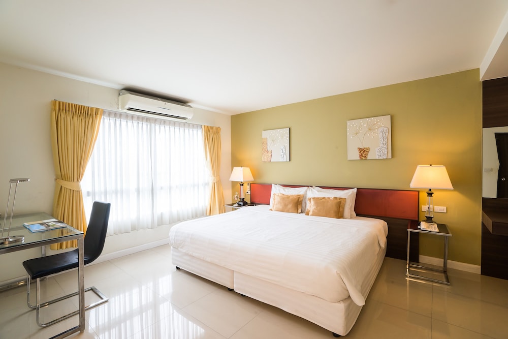 Beyond Suite Hotel 17/73