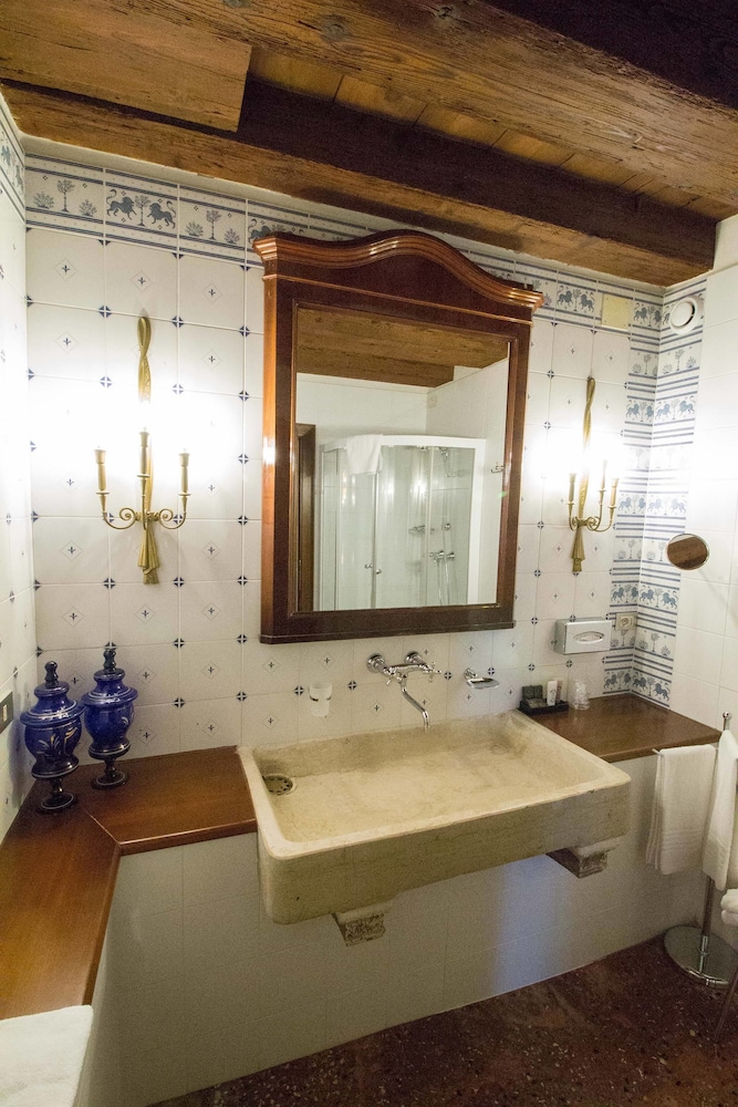 Hotel Palazzo Abadessa 50/50