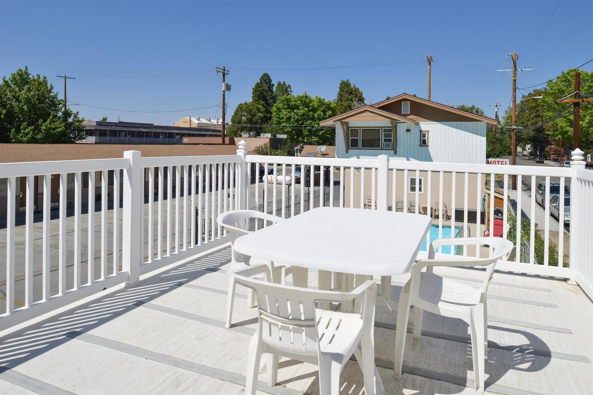 Americas Best Value Inn Bishop 24/32
