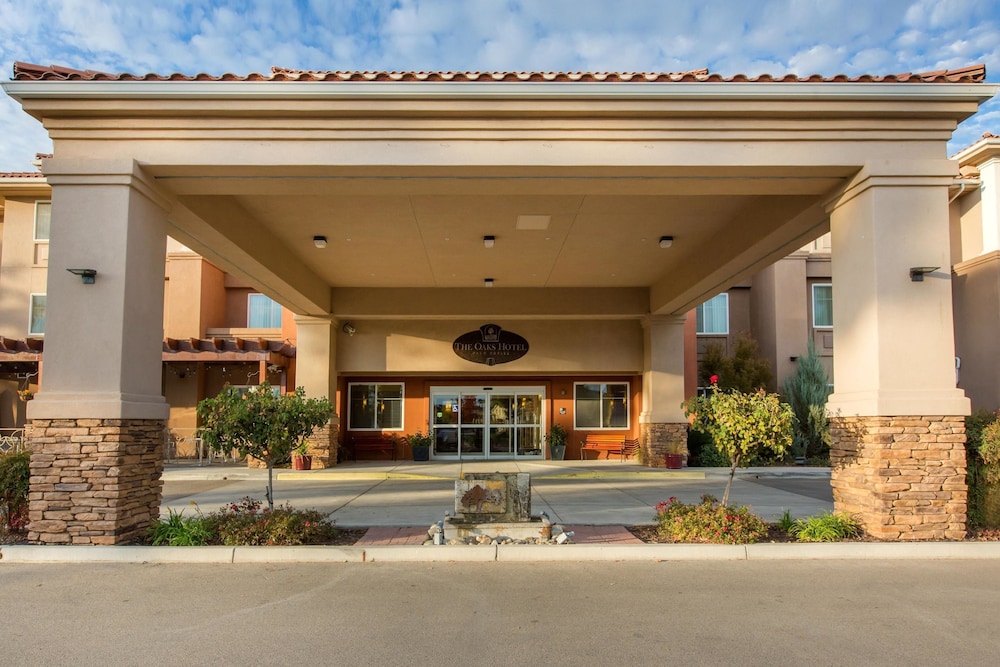 The Oaks Hotel And Suites 4/43
