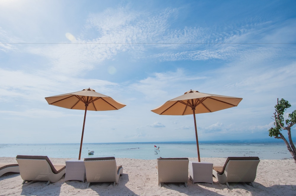 d'Nusa Beach Club and Resort 30/50
