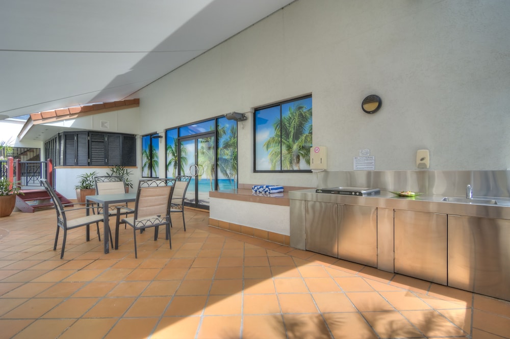 Regal Port Douglas 39/56