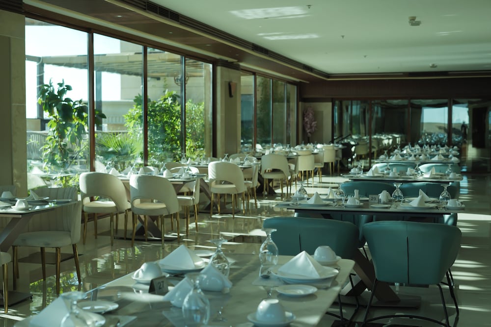 La Zona Continental Hotel 49/65