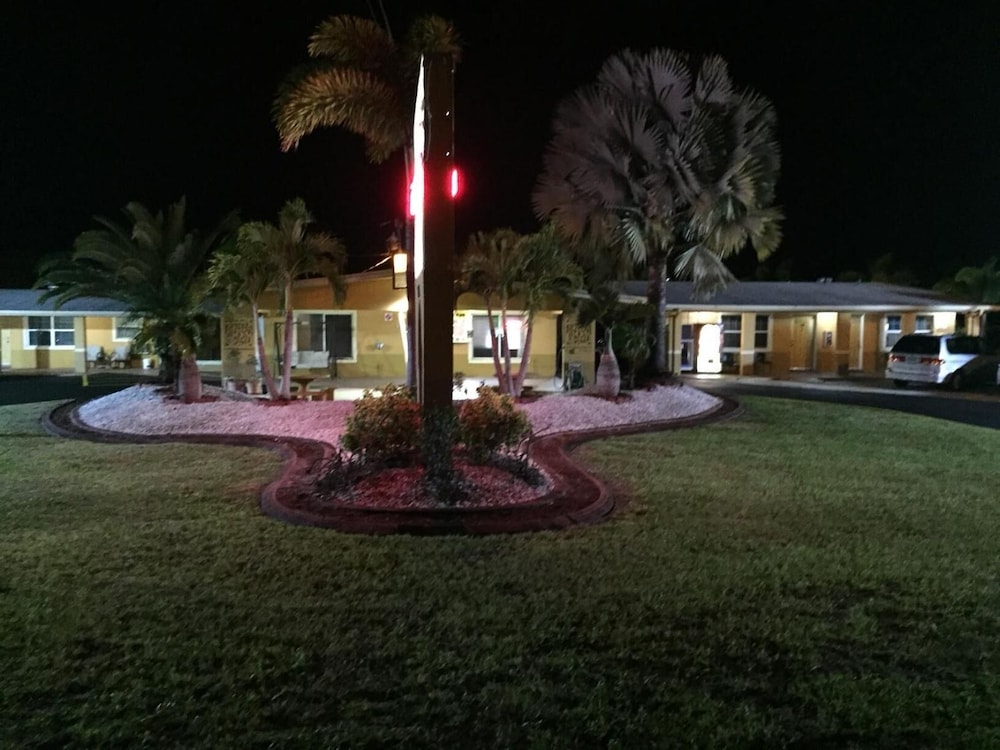 American Inn Punta Gorda 24/35