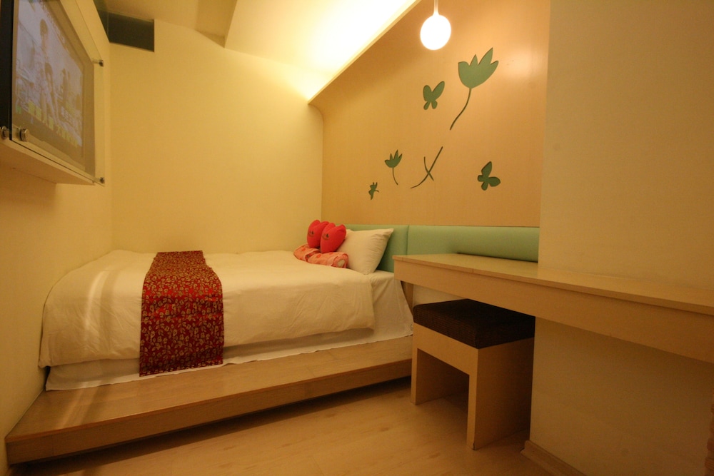 Tan Hui Hotel 11/46