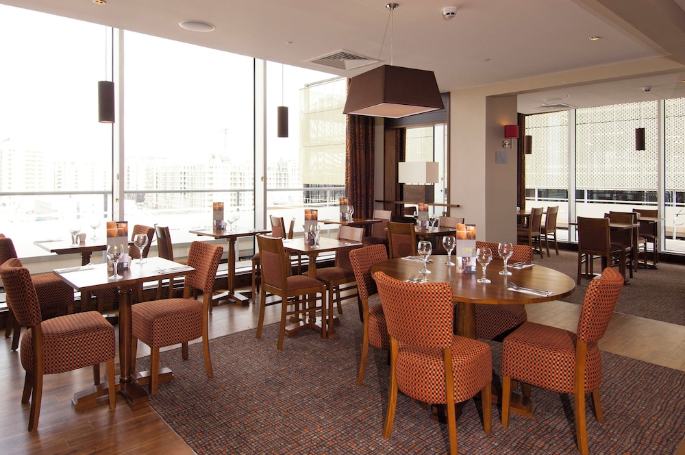 Premier Inn London Stratford 52/64