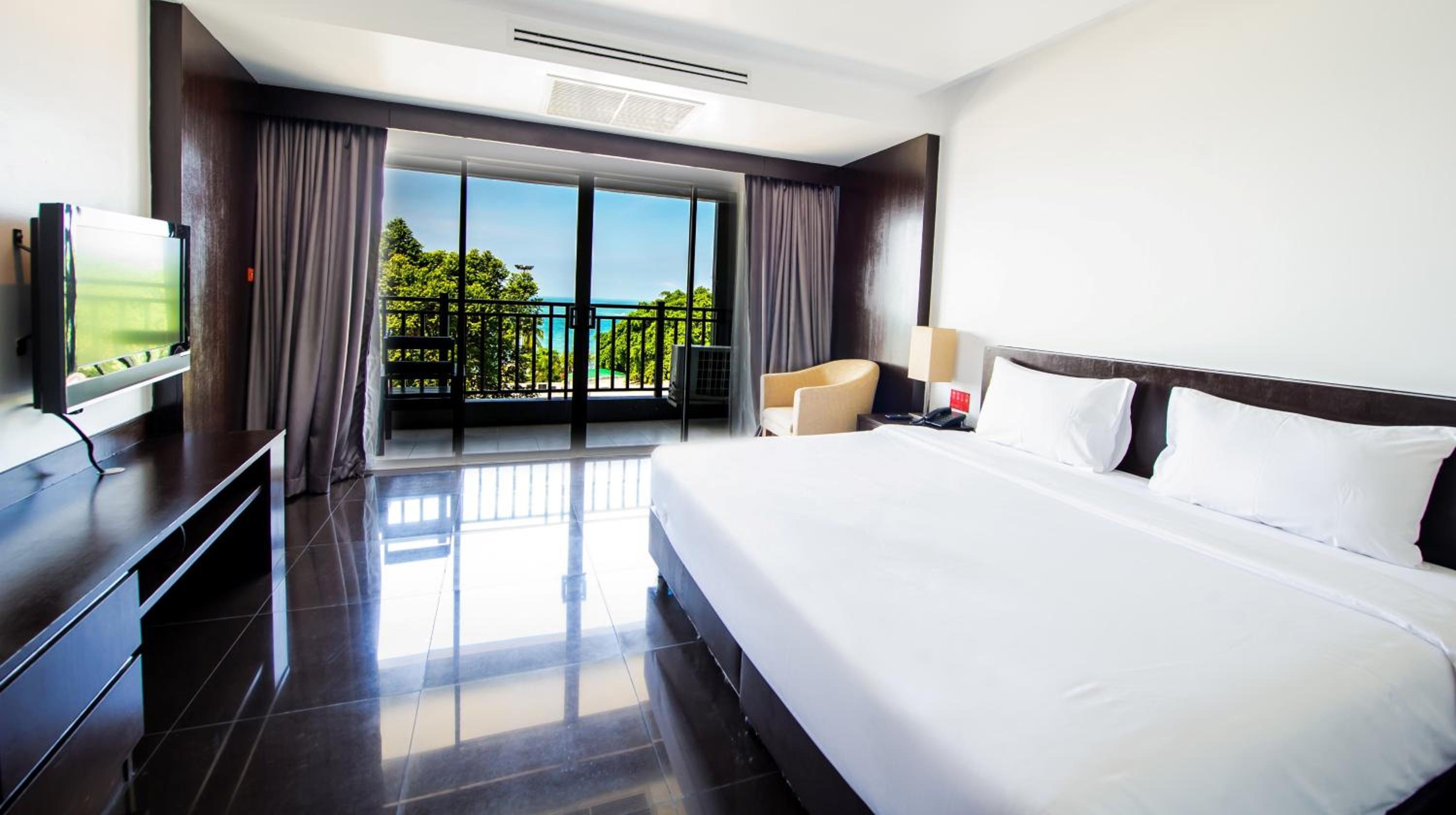 EXECUTIVE SUITES SEA VIEW