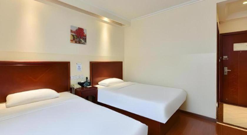 GreenTree Inn Beijing Fengtai District East Avenue Express Hotel 30/62