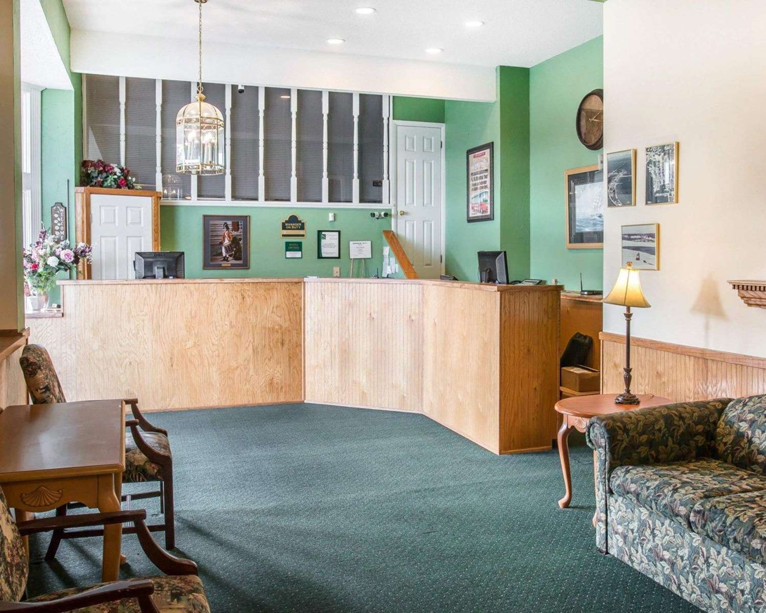 Quality Inn & Suites Mackinaw City Beachfront 9/21