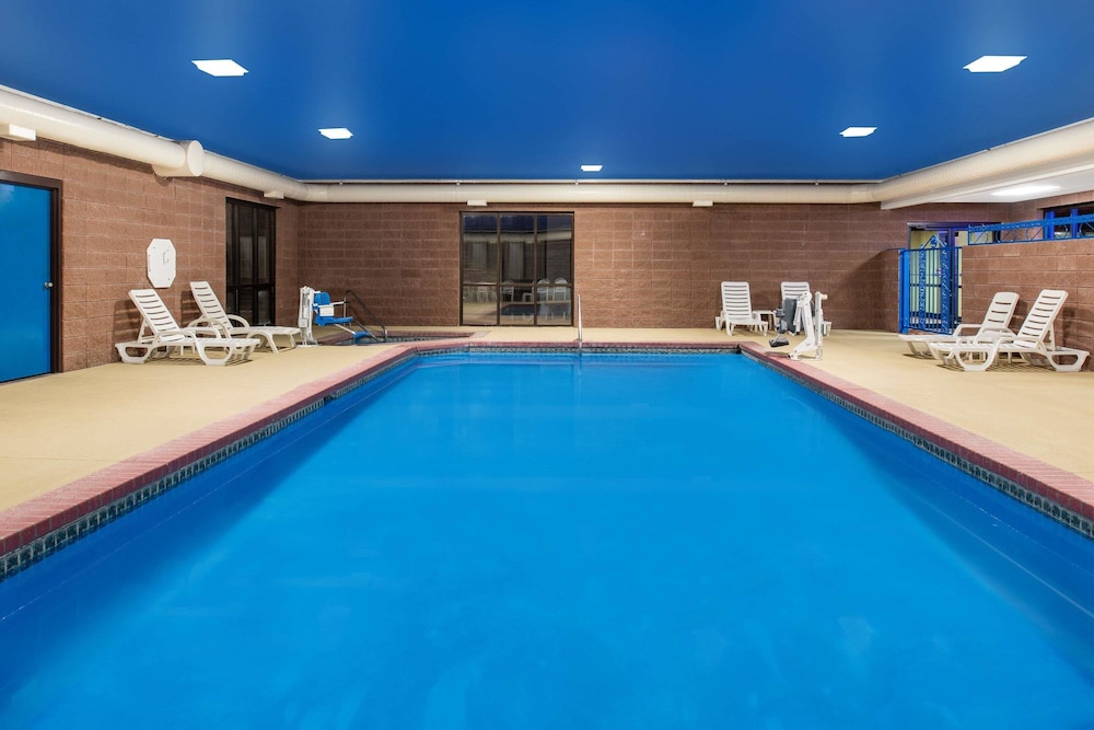 Days Inn By Wyndham Carthage 3/29