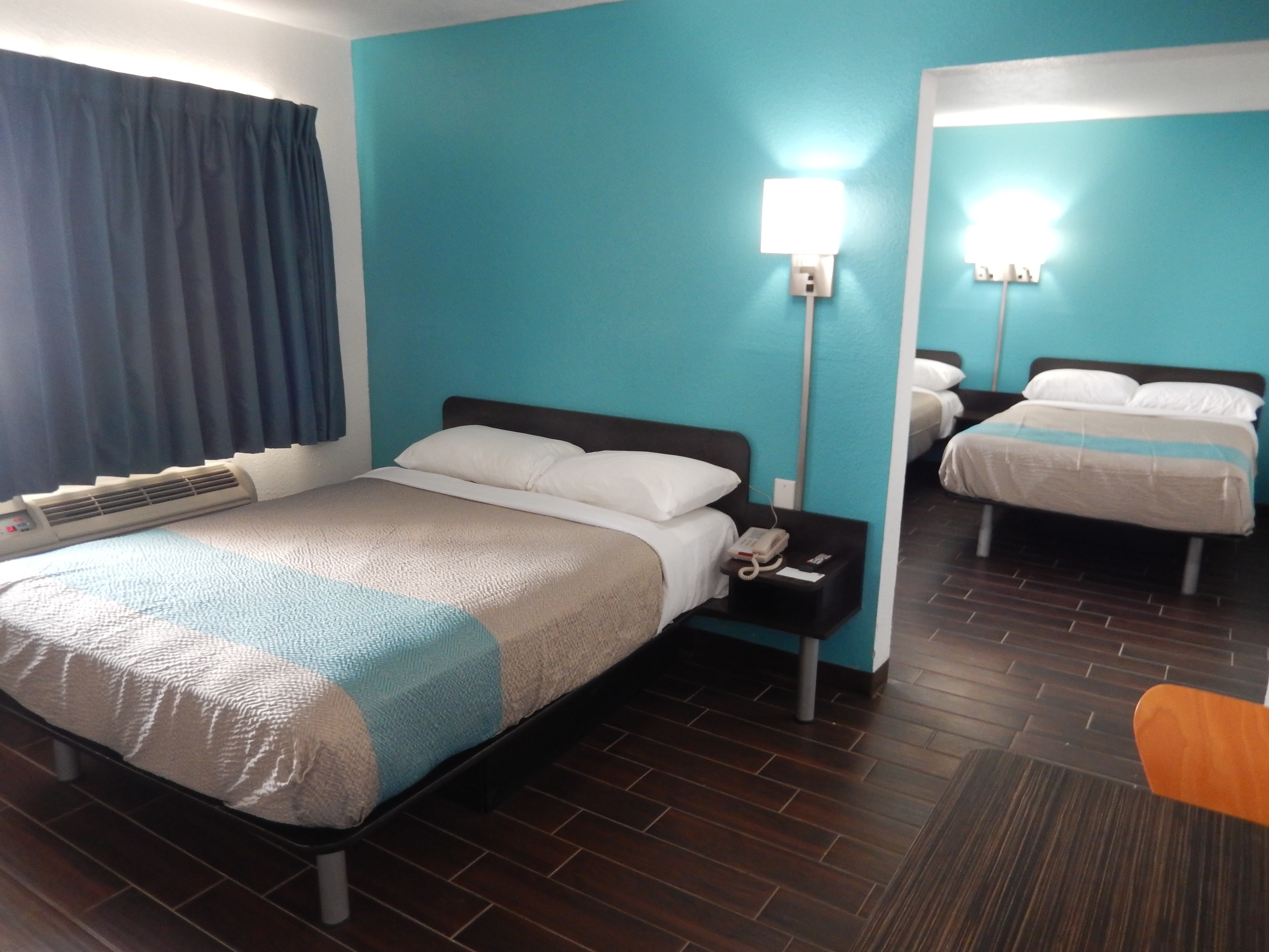 1 Queen Bed - Non-Smoking, Micfridge