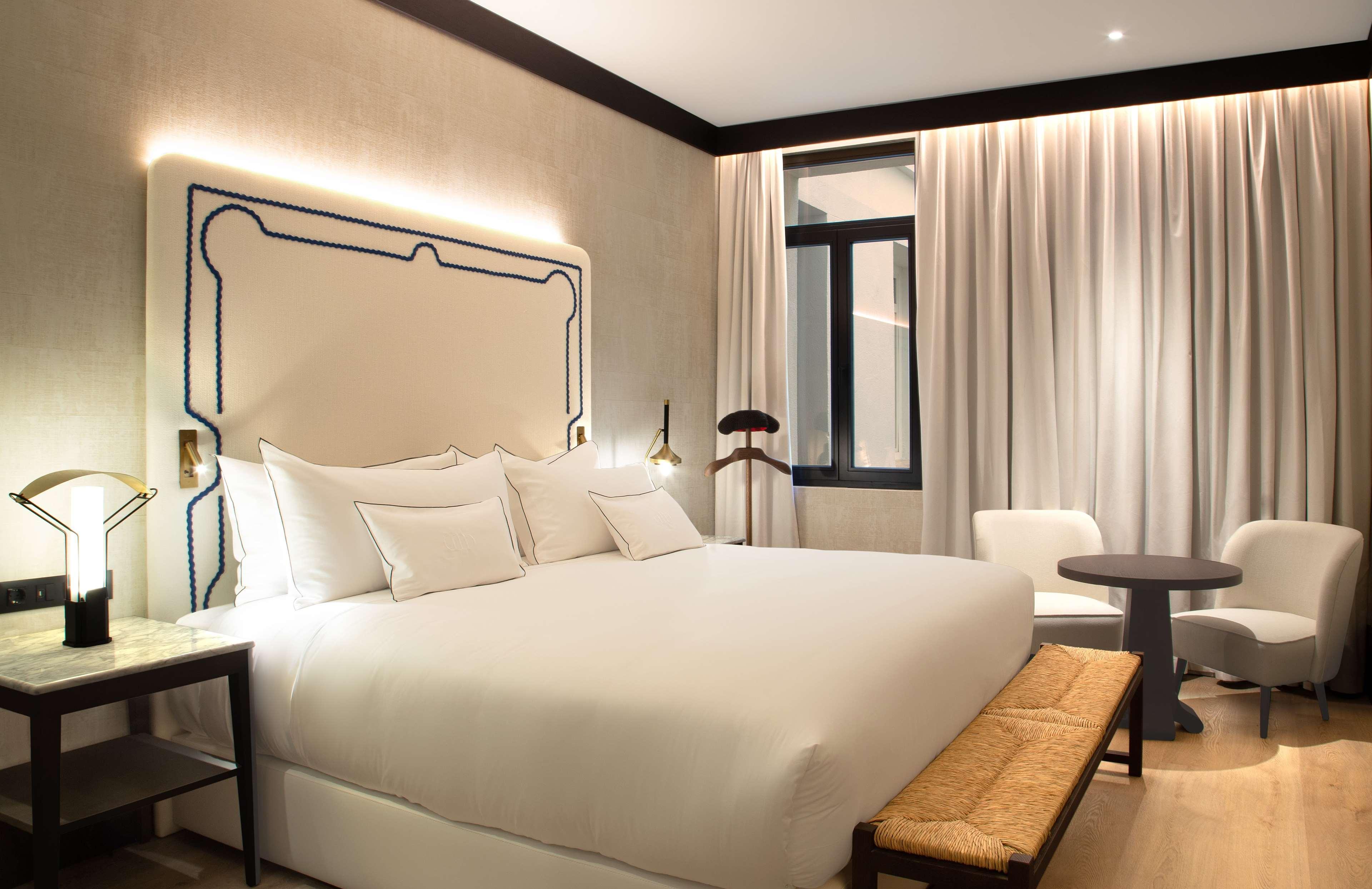 PURISIMA, KING BED