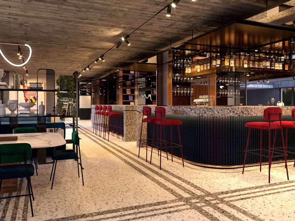 TRIBE Paris Pantin 36/50