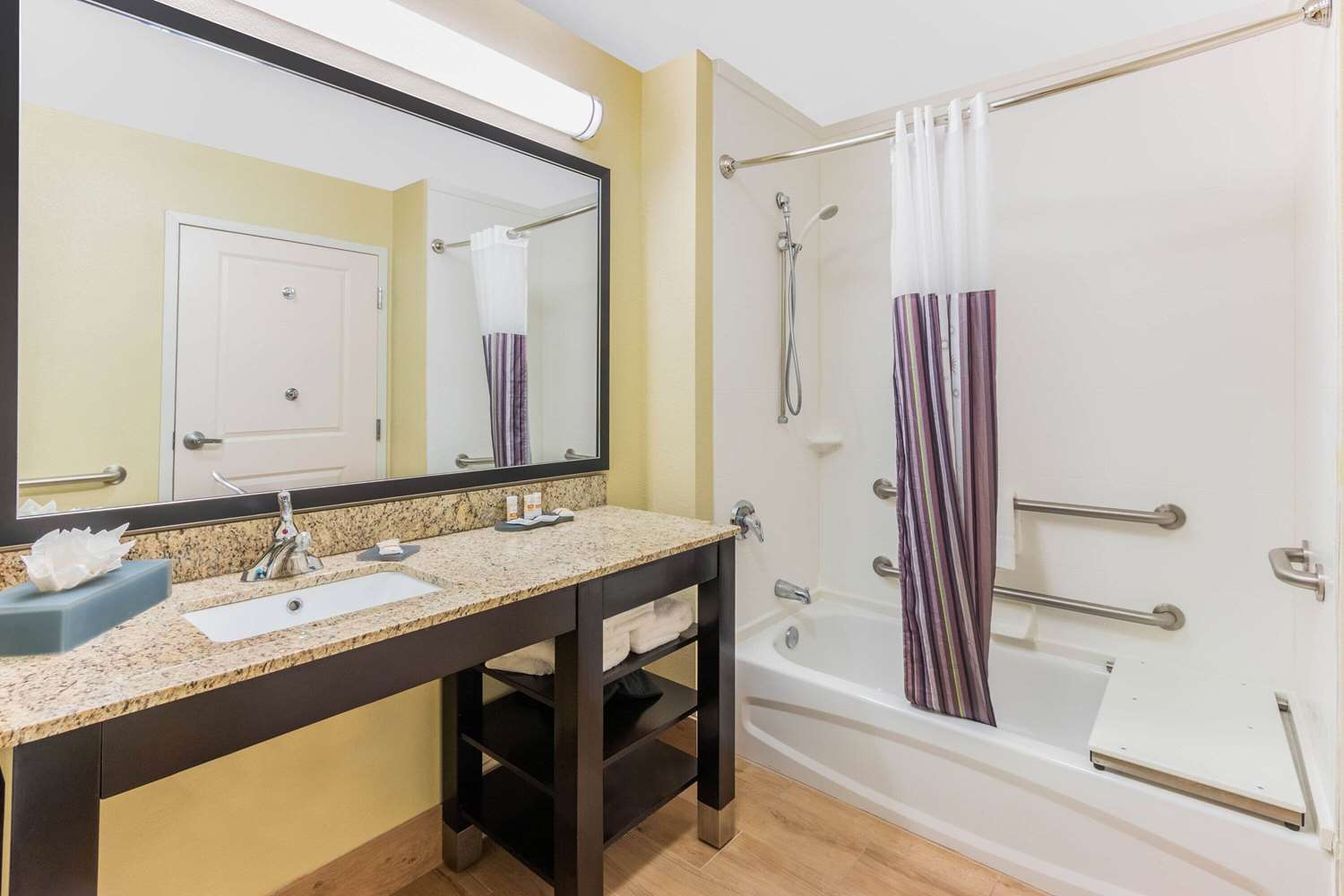 La Quinta Inn And Suites Carlsbad 58/59