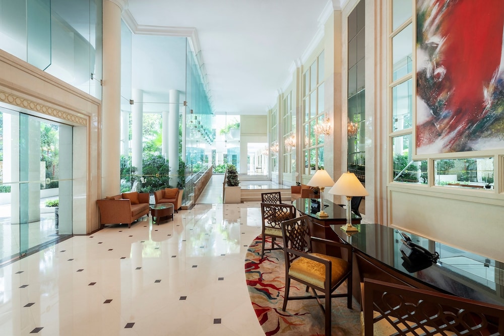 Shangri-La Apartments 27/71